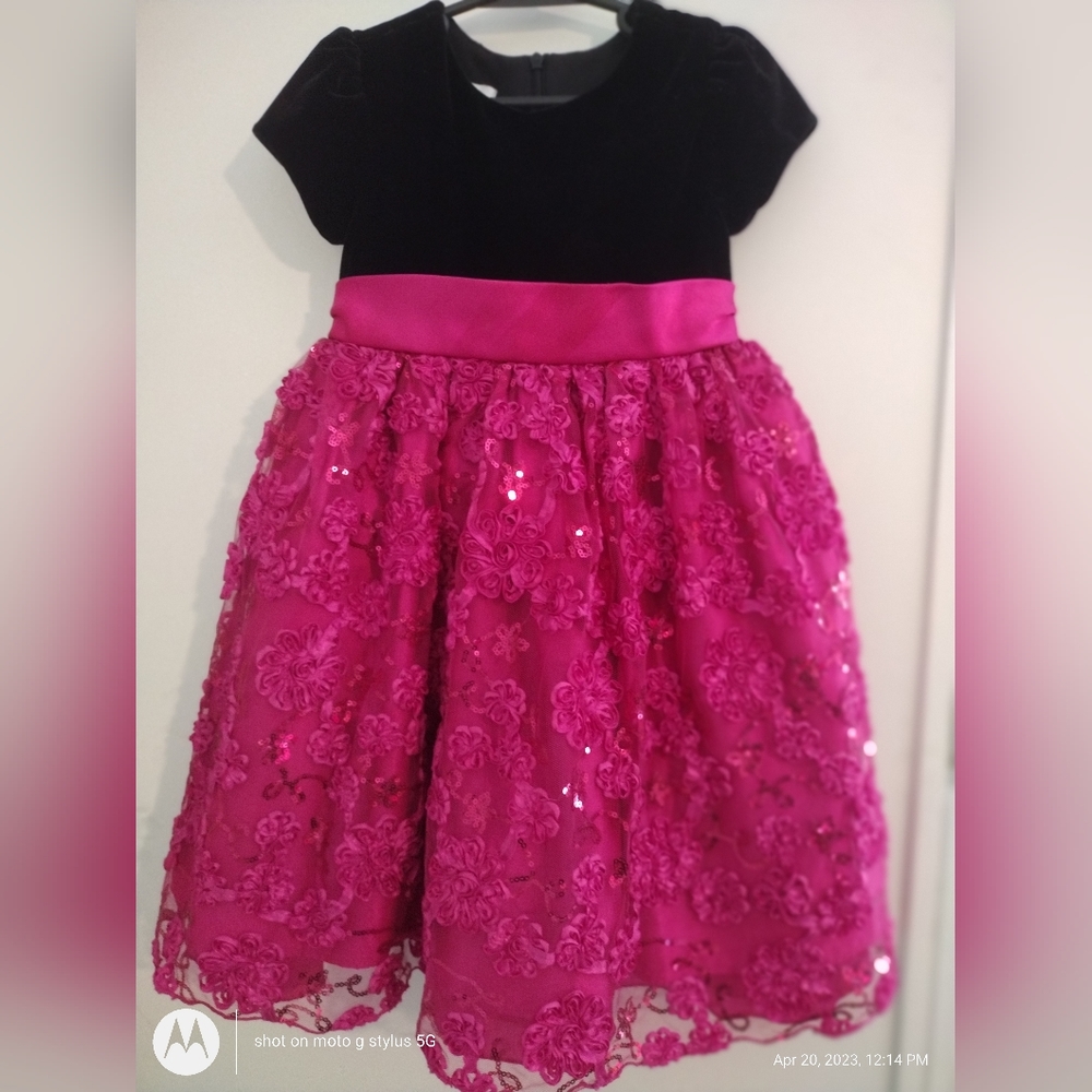Girls size 4t fuschia/black formal dress